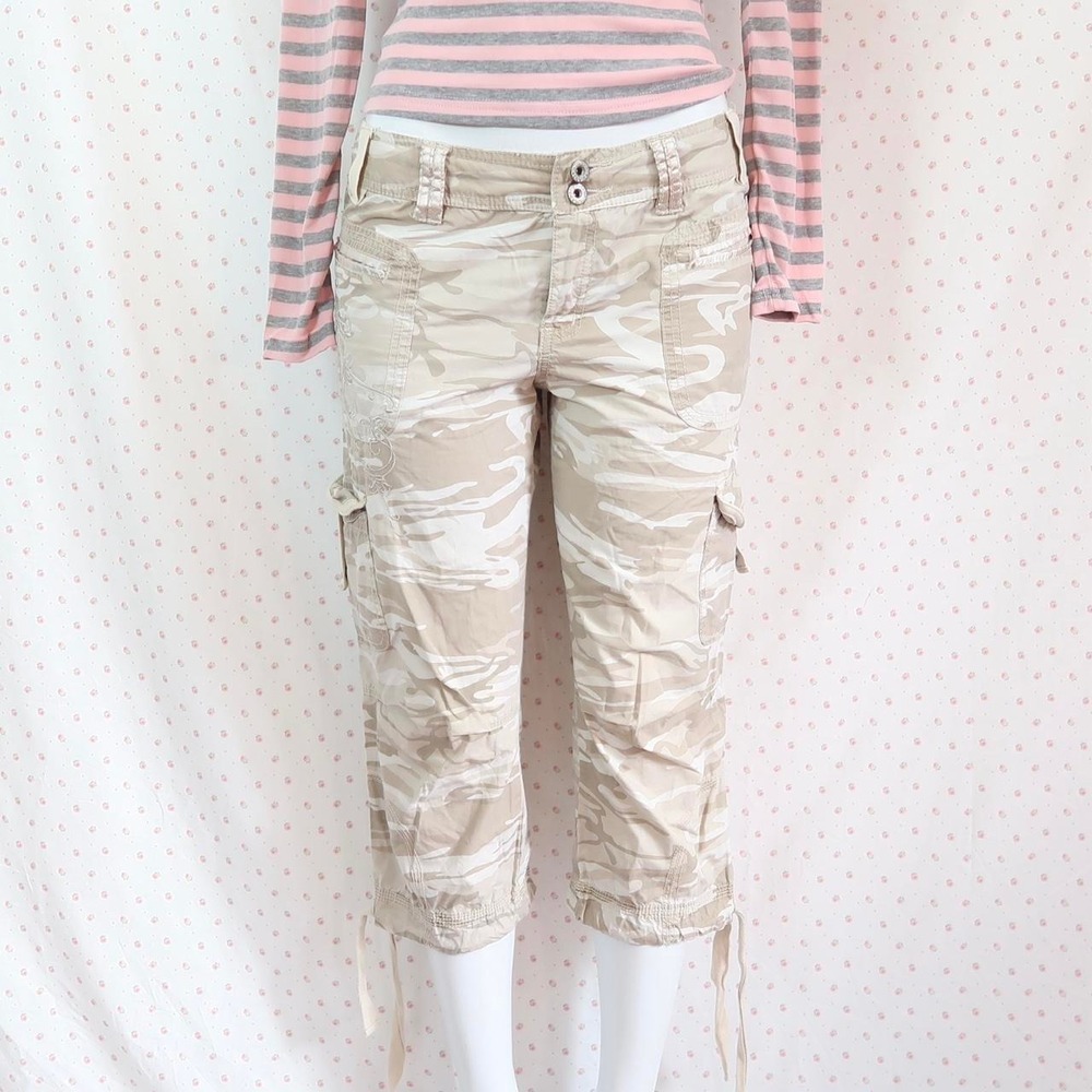 y2k 2000s beige camo low rise cargo capri pants